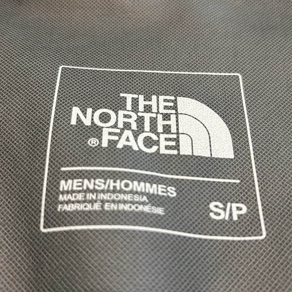 Men’s North-face shell waterproof jacket.  Size S. EUC - Picture 5 of 5